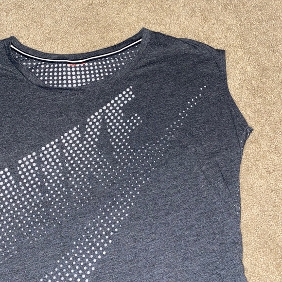 Nike Loose Tee - Picture 3 of 6